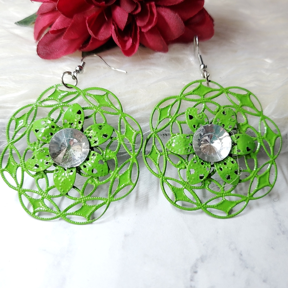 E342 Green Abstract Flower Statement Earrings - Picture 2 of 7